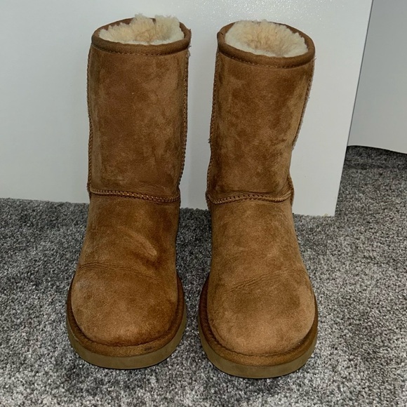 UGG - Picture 3 of 7